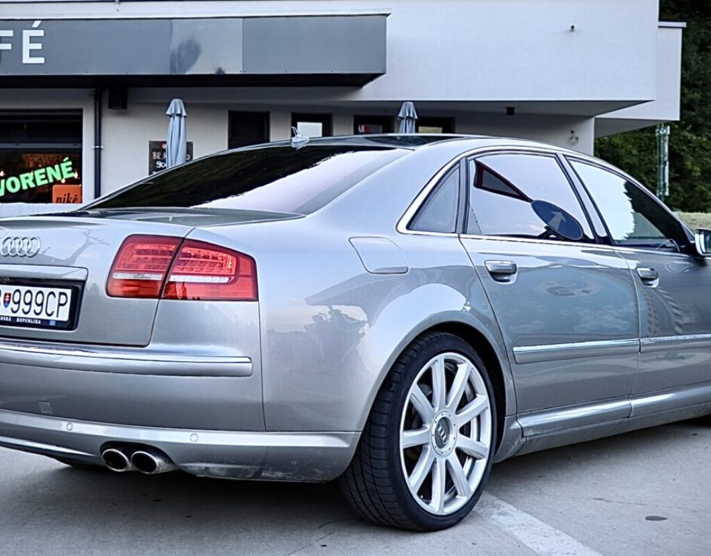 AUDI 2
