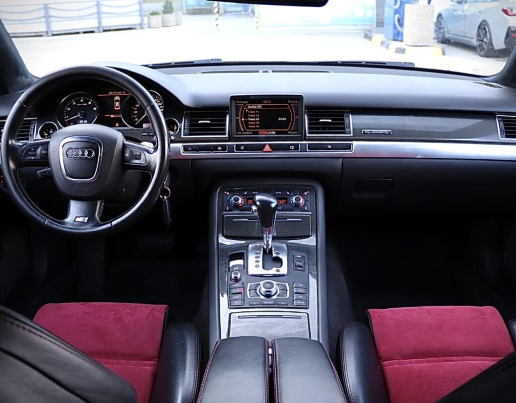 AUDI 6